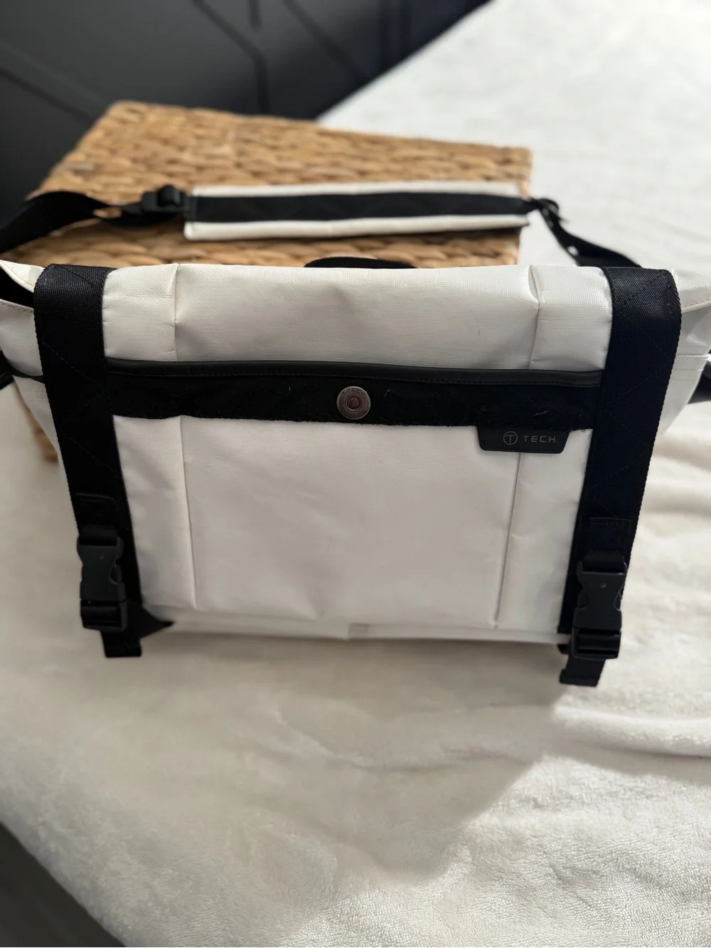 T-Tech by TUMI White Tactical Technical Messenger Bag Crossbody Techwear 59671WT